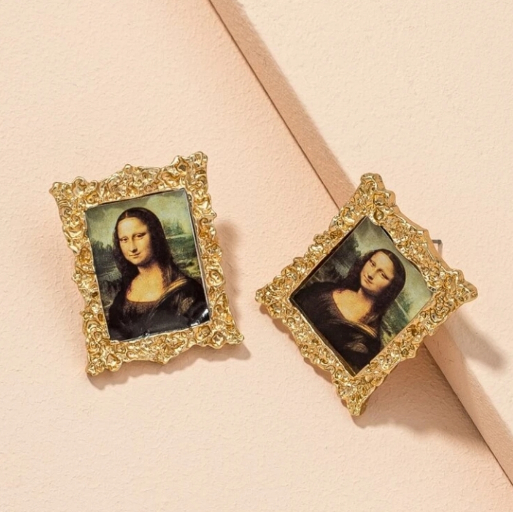 Mona Lisa Earrings.